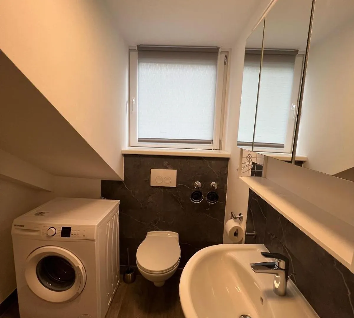 V3-6 Geraeumige Monteur Wohnung Mit 2 Schlafzimmern هانوفر شقة